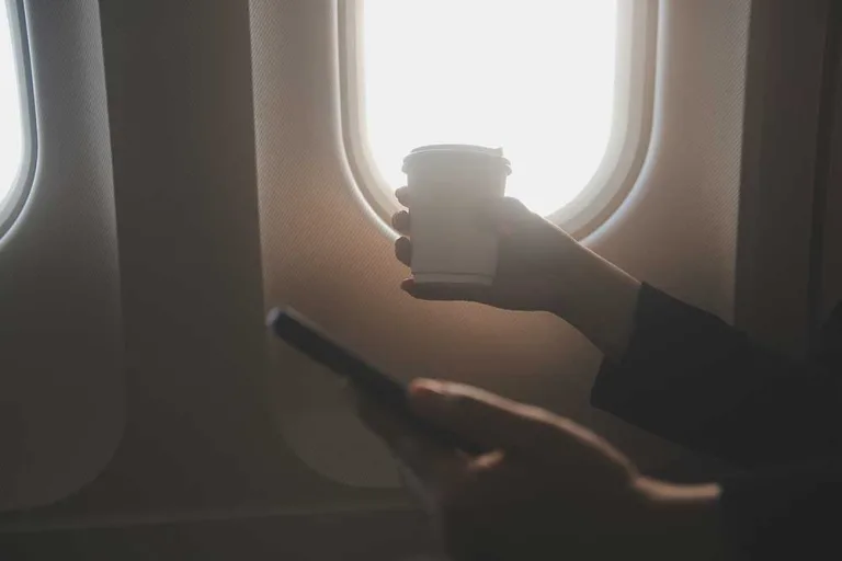 Why Tea Always Taste Bad on The Airplane During a Flight