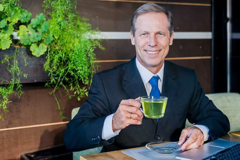 What Herbal Teas Rich and Successful People Drink on a Daily Basis