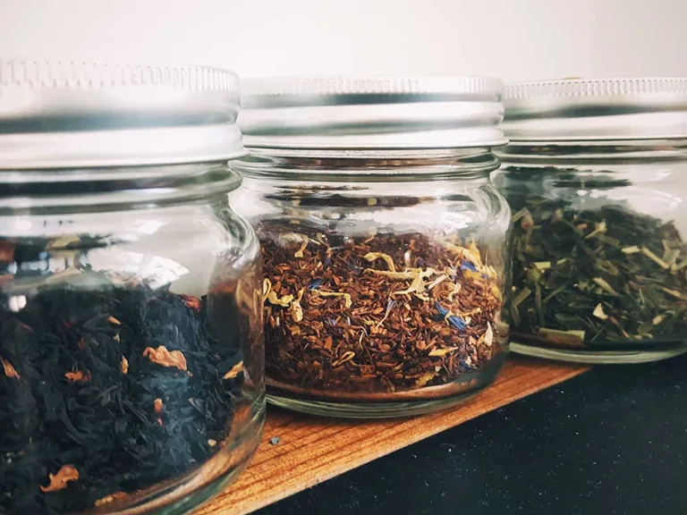 Best Storage Containers to Store Dried Herbs and Herbal Tea Leaves