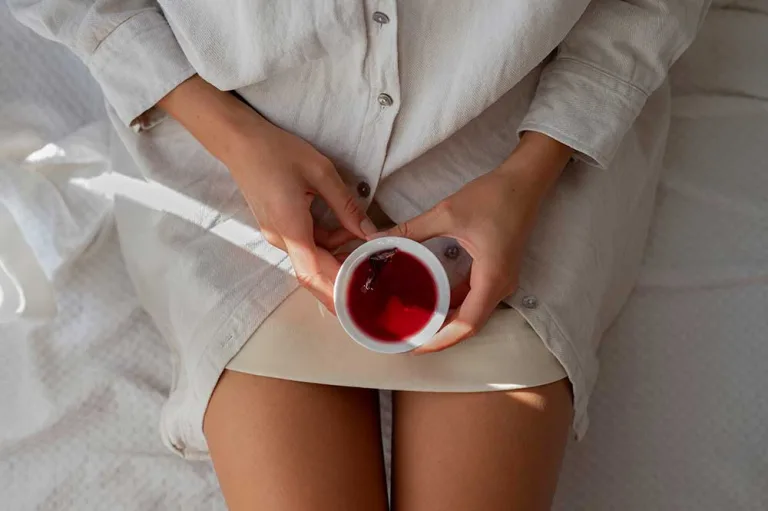 Best Herbal Teas to Reduce Period Pain & Regulate Menstrual Cycles